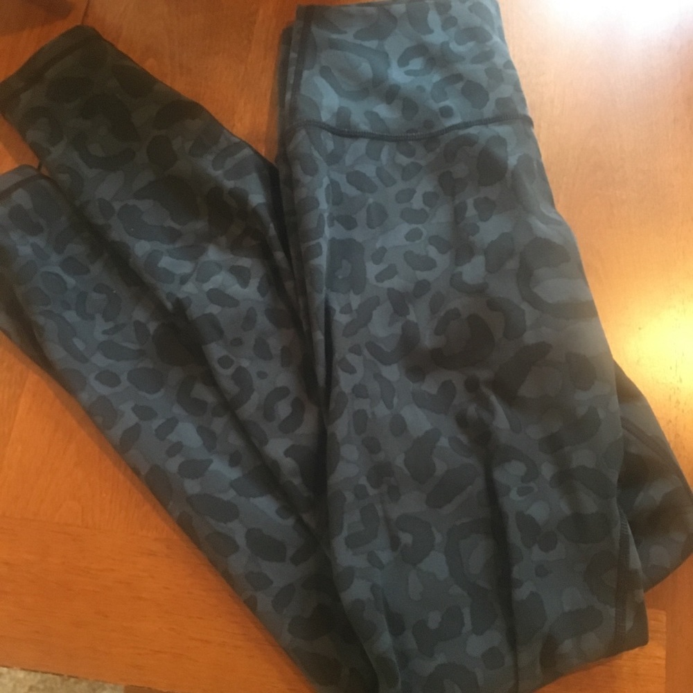 Colorfulkoala High Waisted Full-Length Leggings M